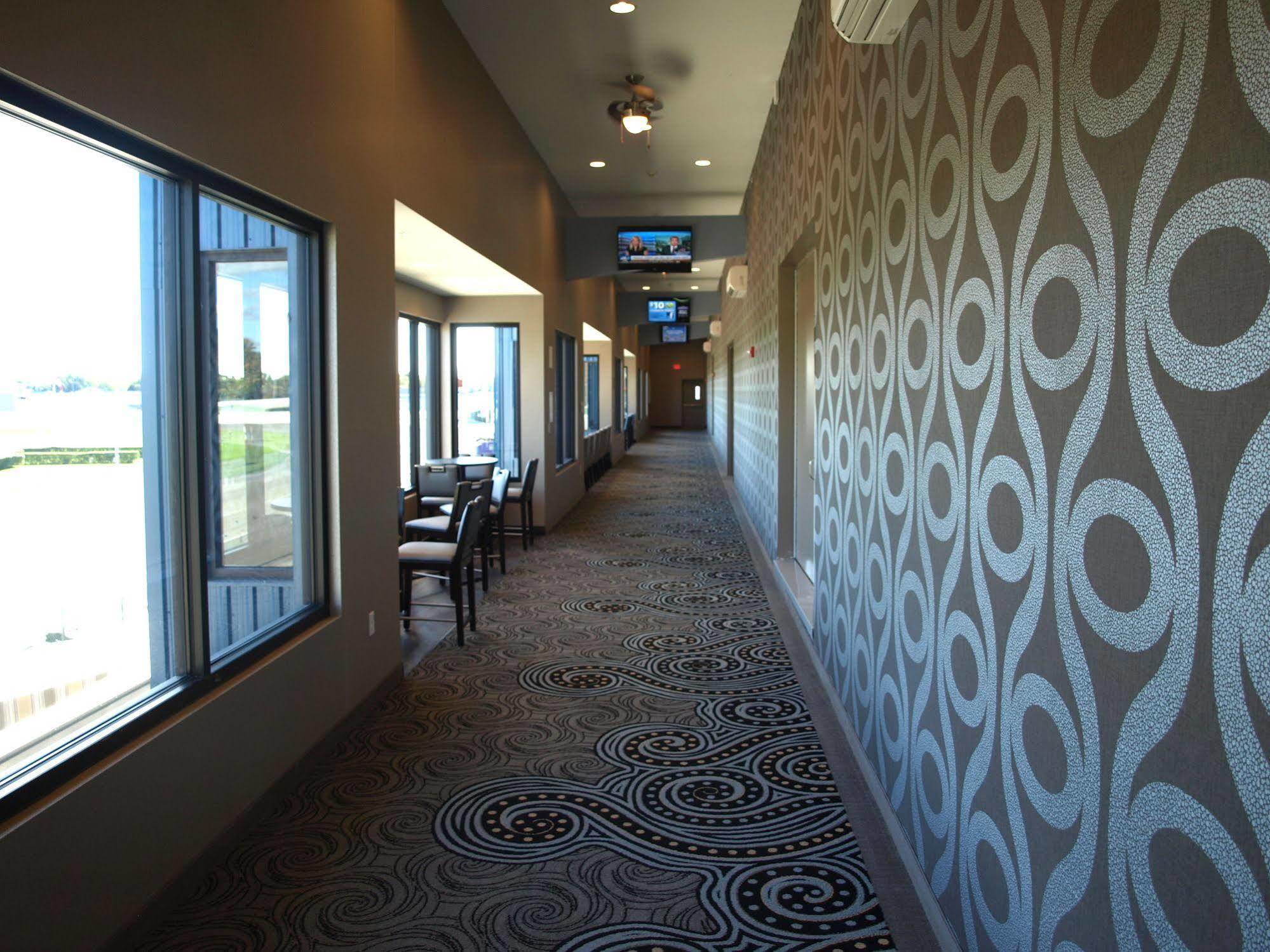 Hotel At Batavia Downs ภายนอก รูปภาพ